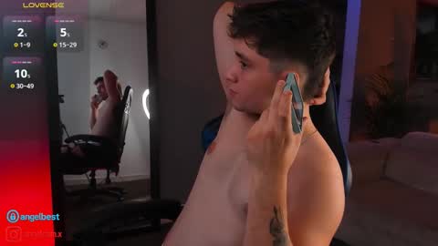 Snapshot of angelbell19 chatting on 09.25.25 angelbell19 online show from 09.25.25