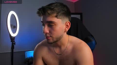 Snapshot of angelbell19 chatting on 11.25.25 angelbell19 online show from 11.25.25