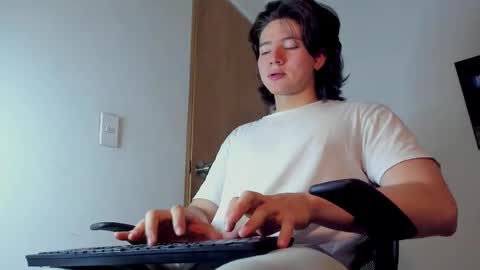 Angel Bennet online show from 12.02.25