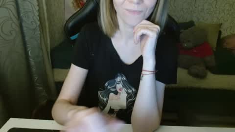 Snapshot of angelcute32 chatting on 10.31.25 AngelCute32 online show from 10.31.25