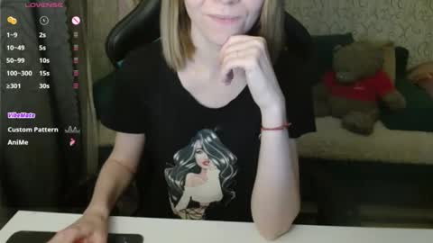 Snapshot of angelcute32 chatting on 11.07.25 AngelCute32 online show from 11.07.25