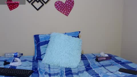 Snapshot of angeldreams15 chatting on 03.08.25 angeldreams15 online show from 03.08.25