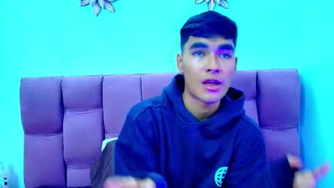 Snapshot of angelduzzzt chatting on 10.10.25 AngelduzZzt online show from 10.10.25