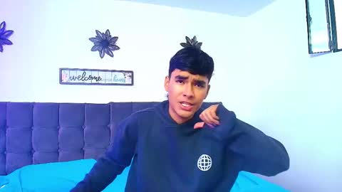 Snapshot of angelduzzzt chatting on 10.25.25 AngelduzZzt online show from 10.25.25