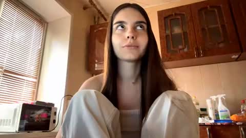 Snapshot of angelenaantonello chatting on 07.19.26 Bella online show from 07.19.26