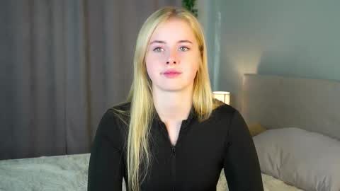 Snapshot of angelesryther chatting on 10.23.25 Solaris online show from 10.23.25