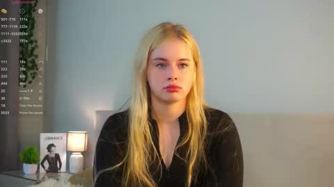 Snapshot of angelesryther chatting on 10.25.25 Solaris online show from 10.25.25