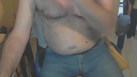 Snapshot of angelgarcia269 chatting on 02.28.25 angelgarcia269 online show from 02.28.25