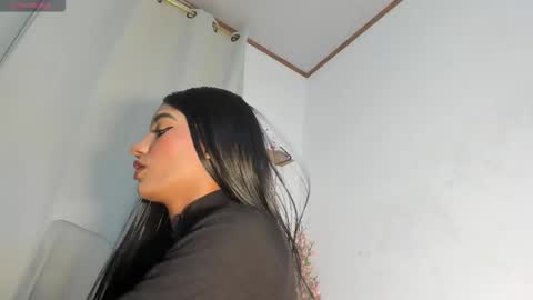 Snapshot of angeli_sexi chatting on 09.10.25 Carolina online show from 09.10.25