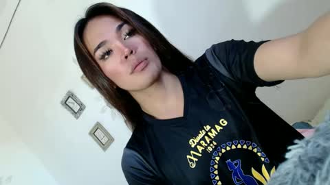 Snapshot of angelic_slutxx chatting on 12.04.24 Yhanna online show from 12.04.24