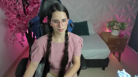 Snapshot of angelica_dymond chatting on 01.08.25 A N G E L I C A online show from 01.08.25