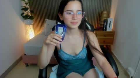 Snapshot of angelica_dymond chatting on 01.29.25 A N G E L I C A online show from 01.29.25