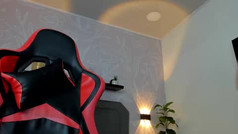 Snapshot of angelica_dymond chatting on 02.04.25 A N G E L I C A online show from 02.04.25