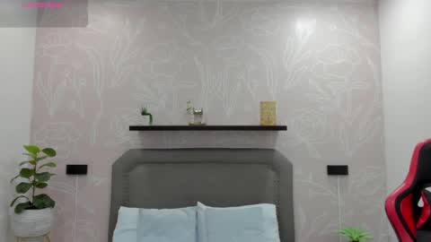 Snapshot of angelica_dymond chatting on 02.20.25 A N G E L I C A online show from 02.20.25