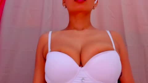 Snapshot of angelica_hot19 chatting on 06.26.26 angelica_hot19 online show from 06.26.26