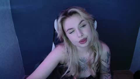 Snapshot of angelicablanch chatting on 09.21.25 angelicablanch online show from 09.21.25