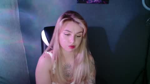 Snapshot of angelicablanch chatting on 09.23.25 angelicablanch online show from 09.23.25