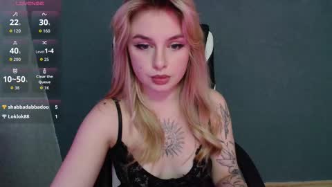 Snapshot of angelicablanch chatting on 10.01.25 angelicablanch online show from 10.01.25