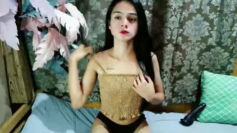 Snapshot of angelickath chatting on 10.16.25 kath online show from 10.16.25