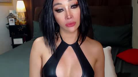 Snapshot of angelicqueents chatting on 02.16.25 MS. AMALIA online show from 02.16.25