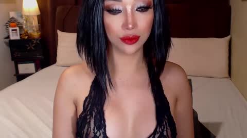 Snapshot of angelicqueents chatting on 02.23.25 MS. AMALIA online show from 02.23.25