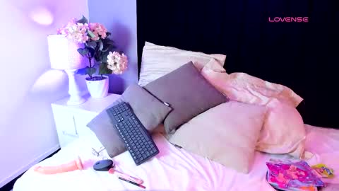 Angelique online show from 10.29.25