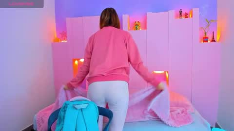 Snapshot of angelikarose1 chatting on 01.28.25 Angelika Rose online show from 01.28.25