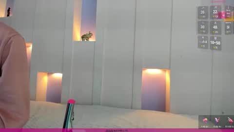 Snapshot of angelikarose1 chatting on 10.10.25 Angelika Rose online show from 10.10.25