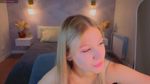 Snapshot of angelina_becker chatting on 05.14.26 Angelina online show from 05.14.26