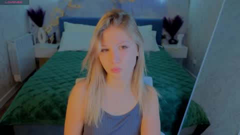 Snapshot of angelina_becker chatting on 05.19.26 Angelina online show from 05.19.26