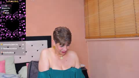 Snapshot of angelina_stone_65 chatting on 01.04.25 Angelina online show from 01.04.25