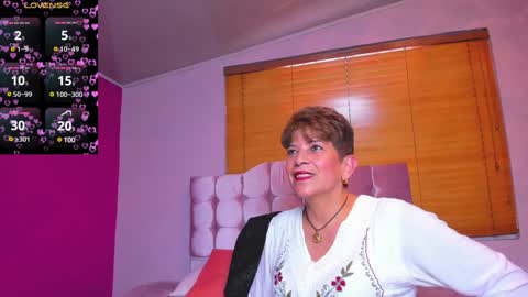 Snapshot of angelina_stone_65 chatting on 01.06.25 Angelina online show from 01.06.25
