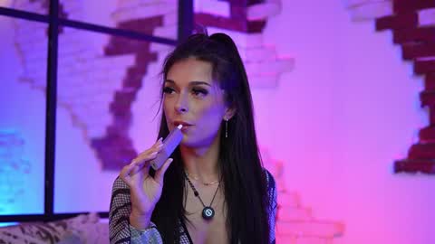  Angelina  online show from 01.18.25