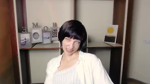 Snapshot of angelinalov_ chatting on 09.26.25 Angelina online show from 09.26.25