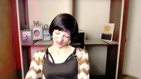 Snapshot of angelinalov_ chatting on 09.30.25 Angelina online show from 09.30.25