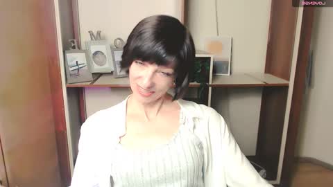 Snapshot of angelinalov_ chatting on 10.20.25 Angelina online show from 10.20.25