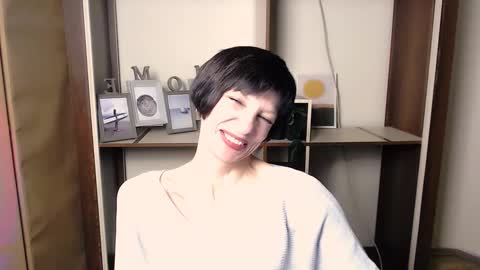 Angelina online show from 11.17.25