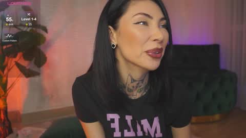 Snapshot of angelinarise chatting on 01.24.25 Angelina online show from 01.24.25