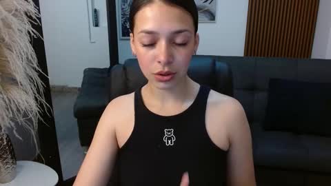 angeline_davies online show from 02.26.25