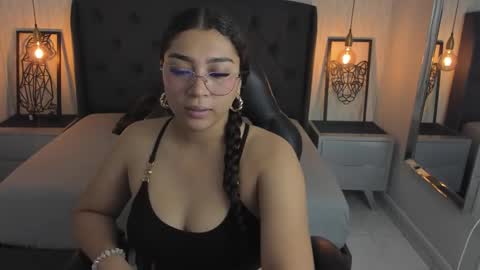 Snapshot of angelinemore chatting on 02.06.26 ANGELINE online show from 02.06.26