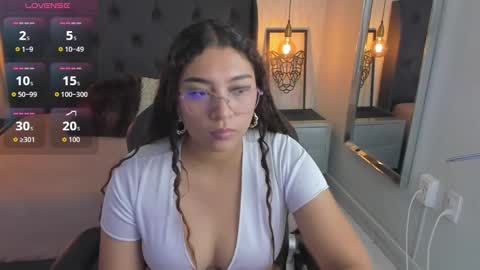 Snapshot of angelinemore chatting on 02.11.26 ANGELINE online show from 02.11.26