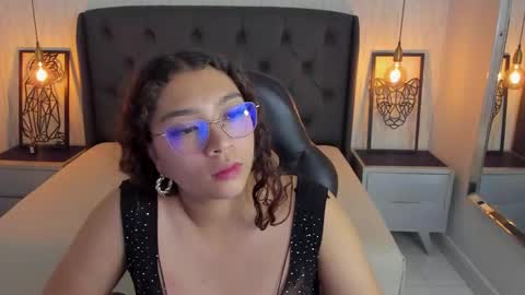 Snapshot of angelinemore chatting on 02.24.26 ANGELINE online show from 02.24.26