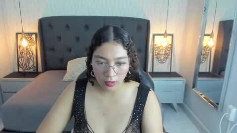 Snapshot of angelinemore chatting on 03.18.26 ANGELINE online show from 03.18.26