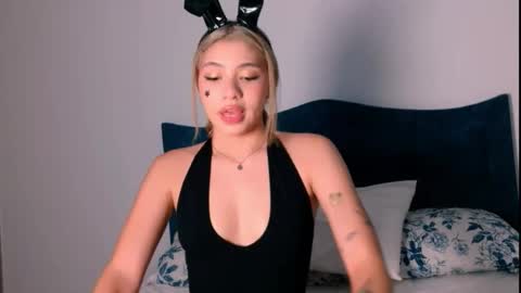 Angelinhaa  online show from 10.14.25