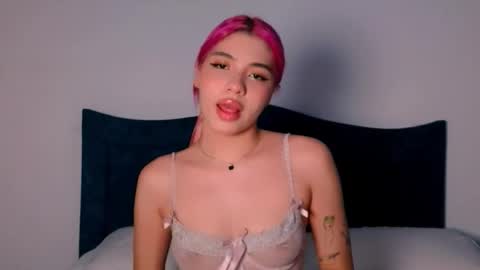 Angelinhaa  online show from 11.24.25