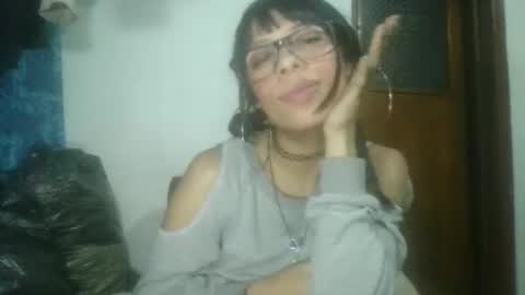 Snapshot of angelita_33 chatting on 10.17.25 angelita_33 online show from 10.17.25