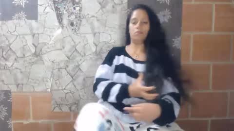 Snapshot of angelitaa_hot chatting on 03.12.25 angela online show from 03.12.25