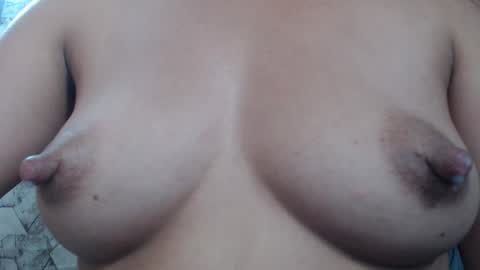 Snapshot of angelitaa_hot chatting on 09.28.25 angela online show from 09.28.25