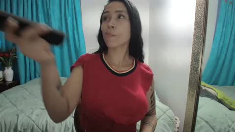 Snapshot of angellaisabella chatting on 01.21.25 ANGELA ISABELLA online show from 01.21.25