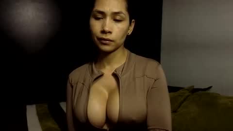  ANGELA ISABELLA  online show from 12.01.25